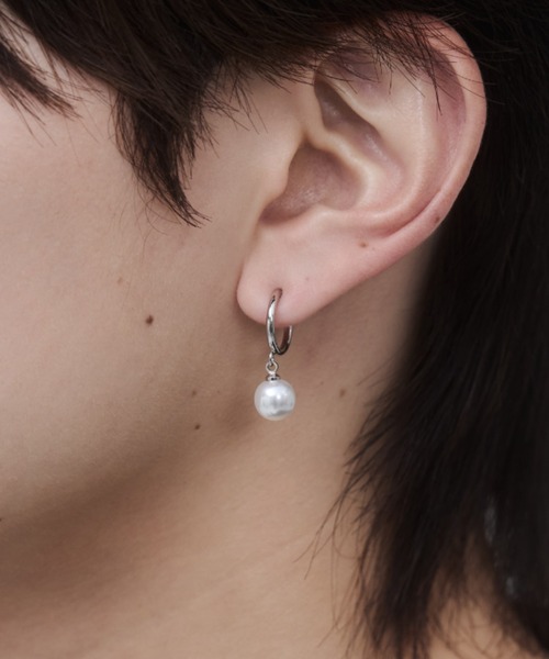 WYZ surgical stainless(ダブリューワイジィーサージカルステンレス)の「【 金属アレルギー対応 】パール フープピアス サージカルステンレス(両耳用)(ピアス(両耳用)・メンズ・シルバー・FREE)」の7枚目の写真