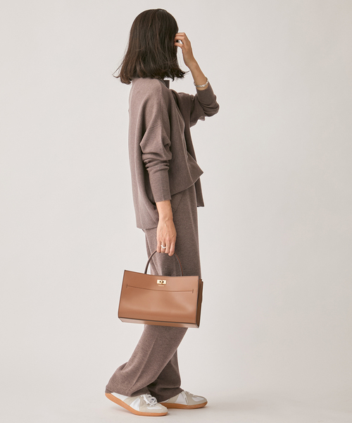 VERMEIL par iena（ヴェルメイユパーイエナ）の「《追加》ボートネックプルオーバー（ニット/セーター・レディース・ブラック/ブラウン・FREE）」の13枚目の写真