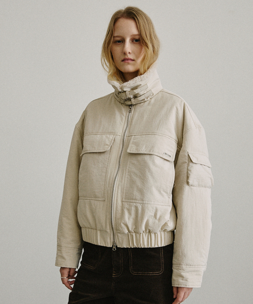 ARTID(アルティーダ)の「ポケットファーカラージャンパー_LIGHT BEIGE(その他アウター・レディース・ベージュ・SMALL/MEDIUM)」の3枚目の写真