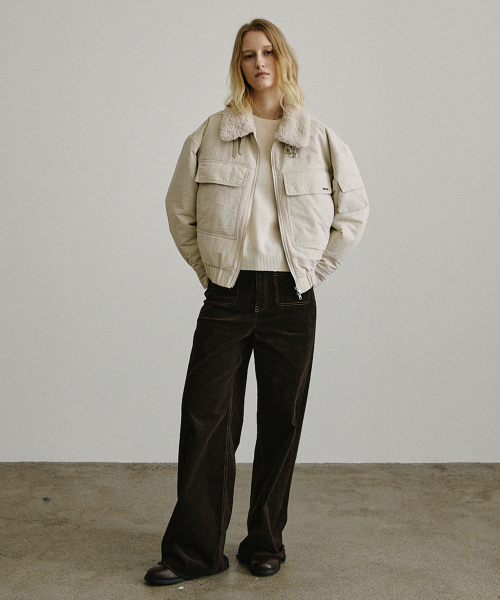 ARTID(アルティーダ)の「ポケットファーカラージャンパー_LIGHT BEIGE(その他アウター・レディース・ベージュ・SMALL/MEDIUM)」の4枚目の写真