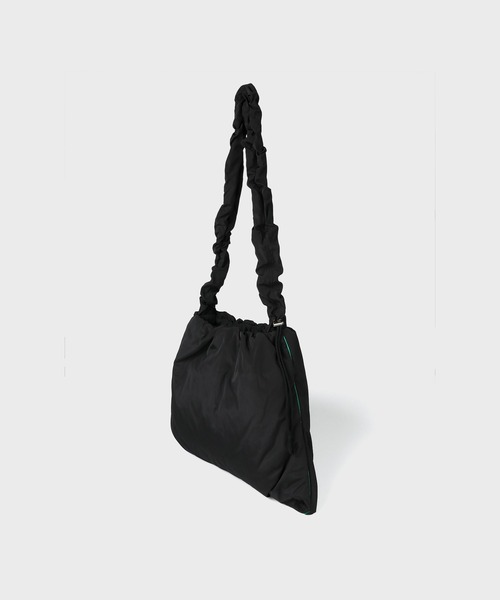 Paul Smith（ポールスミス）の「PSパッファー トートバッグ / 555428 WB181T（ショルダーバッグ・レディース・ブラック/ローズ・FREE）」の12枚目の写真