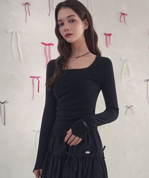 Vivacious(ビバシャス)の「Square Neck Tee_2Colors(Tシャツ/カットソー・レディース・ホワイト/ブラック・SMALL/MEDIUM)」の3枚目の写真