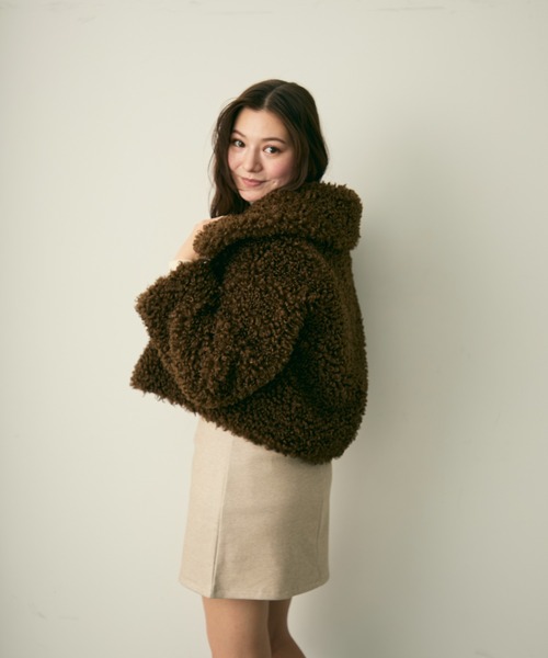 Lunea（ルネア）の「プードルファーコート（ブルゾン・レディース・ベージュ/ブラック/ブラウン・FREE）」の8枚目の写真