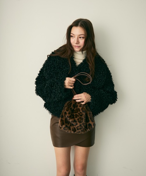 Lunea（ルネア）の「プードルファーコート（ブルゾン・レディース・ベージュ/ブラック/ブラウン・FREE）」の4枚目の写真