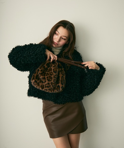 Lunea（ルネア）の「プードルファーコート（ブルゾン・レディース・ベージュ/ブラック/ブラウン・FREE）」の5枚目の写真