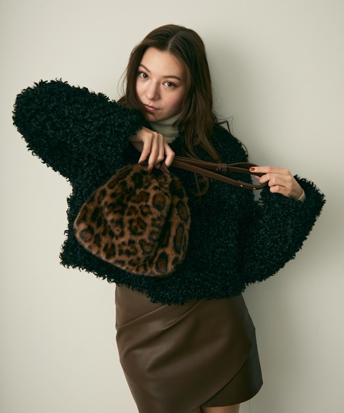 Lunea（ルネア）の「プードルファーコート（ブルゾン・レディース・ベージュ/ブラック/ブラウン・FREE）」の6枚目の写真