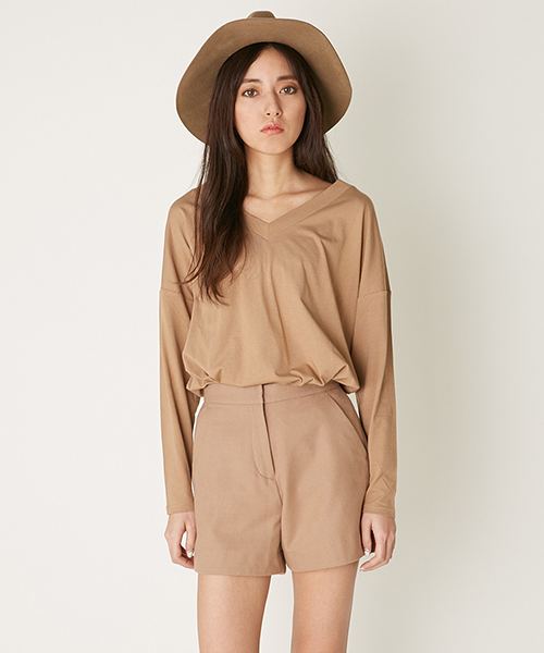 MOUSSY(マウジー)の「ERI LOOSE V/N TEE(Tシャツ/カットソー・レディース・ホワイト/ブラック/ベージュ/オレンジ/ライトブルー/ライトピンク・FREE)」の4枚目の写真