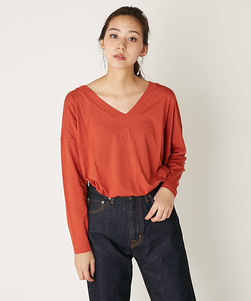 MOUSSY(マウジー)の「ERI LOOSE V/N TEE(Tシャツ/カットソー・レディース・ホワイト/ブラック/ベージュ/オレンジ/ライトブルー/ライトピンク・FREE)」の6枚目の写真