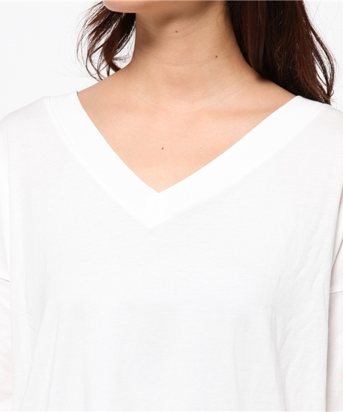 MOUSSY(マウジー)の「ERI LOOSE V/N TEE(Tシャツ/カットソー・レディース・ホワイト/ブラック/ベージュ/オレンジ/ライトブルー/ライトピンク・FREE)」の10枚目の写真