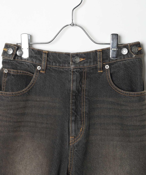 PBLIM(ページボーイリム)の「《UNISEX/3サイズ展開》バルーンデニム / 2WAYボタンで調整可能(デニムパンツ・レディース・ブルー/ブラウン系その他/ブラック/ライトブルー・SMALL/MEDIUM/LARGE)」の6枚目の写真