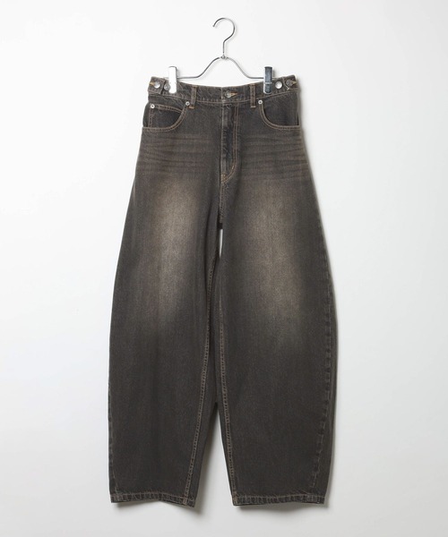 PBLIM(ページボーイリム)の「《UNISEX/3サイズ展開》バルーンデニム / 2WAYボタンで調整可能(デニムパンツ・レディース・ブルー/ブラウン系その他/ブラック/ライトブルー・SMALL/MEDIUM/LARGE)」の10枚目の写真