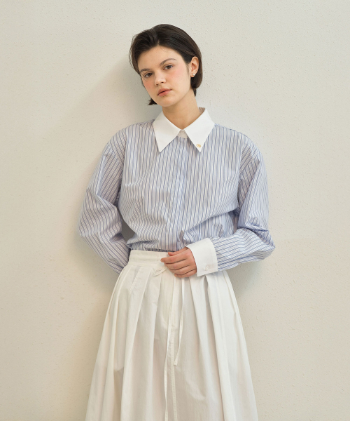 MAYVERU(メイバーユー)の「Mirror Shirts _ Blue(シャツ/ブラウス・レディース・ブルー・FREE)」の2枚目の写真