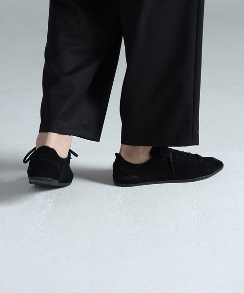 Y-3（ワイスリー）の「Y-3 STAN SMITH LO PRO（スニーカー・メンズ・ブラック×ホワイト・27.0cm/26.5cm/26.0cm/25.5cm/24.5cm/24.0cm/28.5cm/28.0cm/27.5cm/23.5cm/22.5cm/23.0cm）」の4枚目の写真