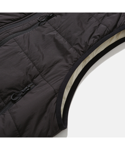 MOIF（モイフ）の「[AW25] REVERSIBLE PUFF VEST / BLACK/ECRU（ダウンベスト・メンズ・その他・1(S)/2(M)/3(L)）」の9枚目の写真