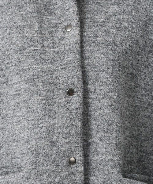 31 Sons de mode（トランテアン　ソン　ドゥ　モード）の「2025秋冬新作 配色ニットカーディガン（カーディガン/ボレロ・レディース・チャコールグレー/アイボリー/ネイビー・ﾌﾘ-）」の9枚目の写真