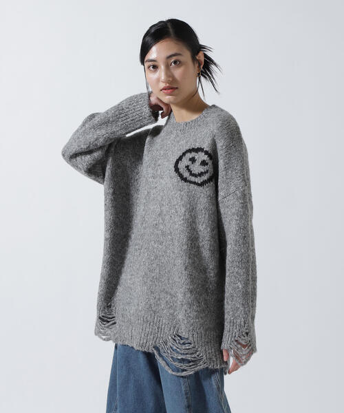 MICALLE MICALLE(ミカーレミカーレ)の「MICALLE MICALLE(ミカーレミカーレ)マイルダメージニット(ニット/セーター・レディース・グレー・F)」の1枚目の写真