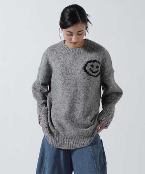 MICALLE MICALLE(ミカーレミカーレ)の「MICALLE MICALLE(ミカーレミカーレ)マイルダメージニット(ニット/セーター・レディース・グレー・F)」の3枚目の写真