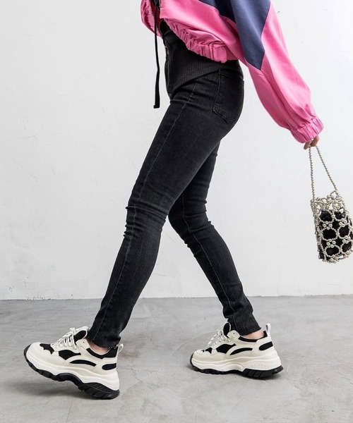 merrylatte（メリーラテ）の「ウォッシュヘムストレッチスキニーデニムPT【Primaras】（デニムパンツ・レディース・ブラック・L/M/S）」の13枚目の写真