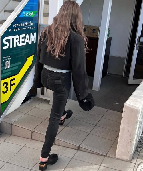 merrylatte（メリーラテ）の「ウォッシュヘムストレッチスキニーデニムPT【Primaras】（デニムパンツ・レディース・ブラック・L/M/S）」の15枚目の写真