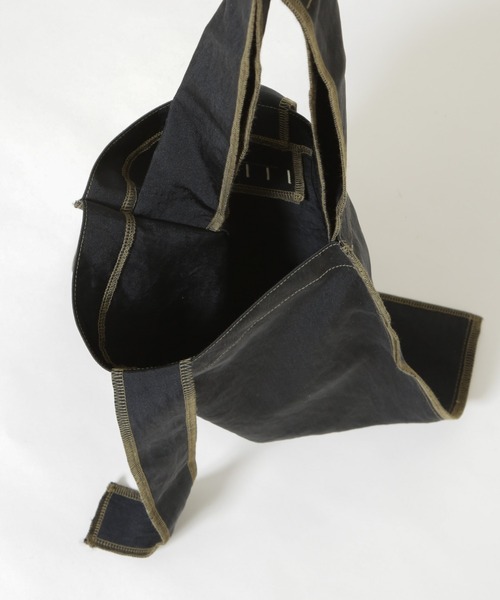 ITTI（イッチ）の「ITTI/別注 MARY INSIDE OUT TOTE - M（トートバッグ・レディース・ブラック/ブラウン・FREE）」の6枚目の写真