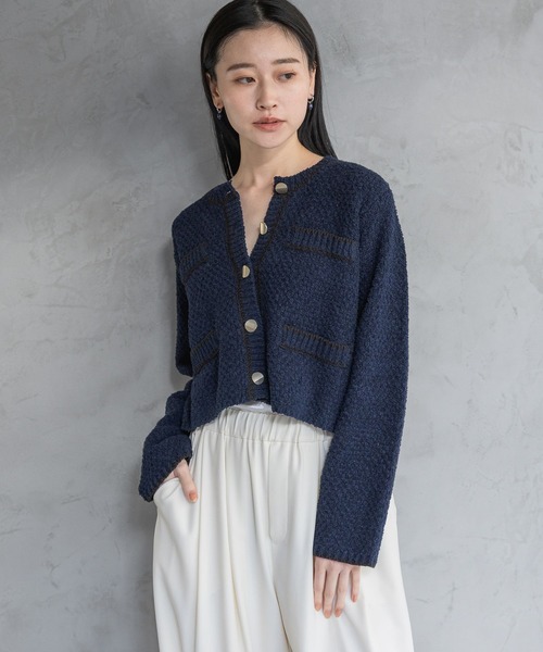 A part by(アパートバイ)の「キンボタンハイショククルーカーディガン(カーディガン/ボレロ・レディース・ブルー系その他3/ネイビー/オフホワイト・FREE)」の2枚目の写真