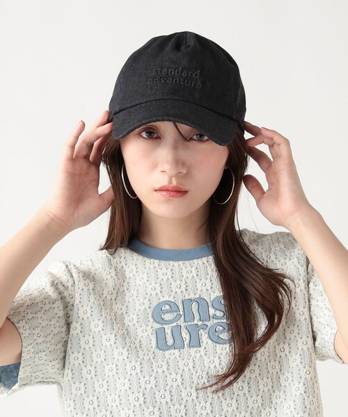 BEAMS HEART(ビームスハート)の「エンボス デニム キャップ(キャップ・レディース・ブラック/ブルー・ONE SIZE)」の1枚目の写真