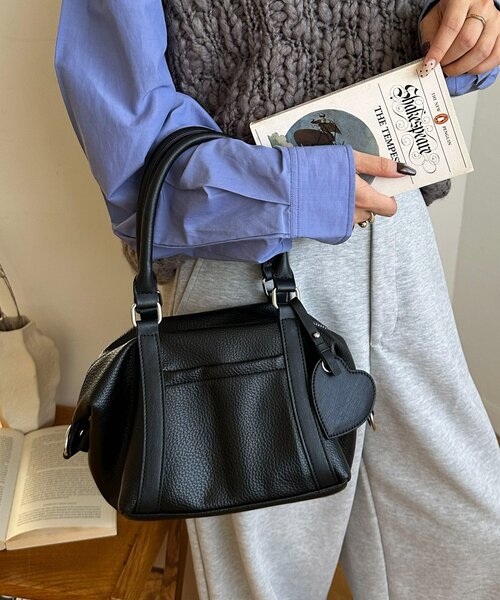 DISCOAT（ディスコート）の「ミラーチャーム付ソフトミニボストンバッグ（ボストンバッグ・レディース・ピンク/ブラウン/ブラック/ベージュ・FREE）」の8枚目の写真