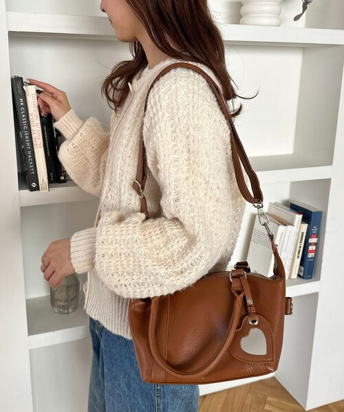 DISCOAT（ディスコート）の「ミラーチャーム付ソフトミニボストンバッグ（ボストンバッグ・レディース・ピンク/ブラウン/ブラック/ベージュ・FREE）」の14枚目の写真