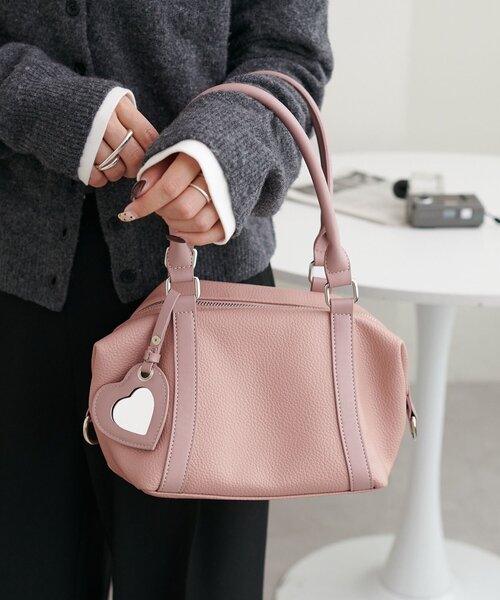 DISCOAT（ディスコート）の「ミラーチャーム付ソフトミニボストンバッグ（ボストンバッグ・レディース・ピンク/ブラウン/ブラック/ベージュ・FREE）」の20枚目の写真