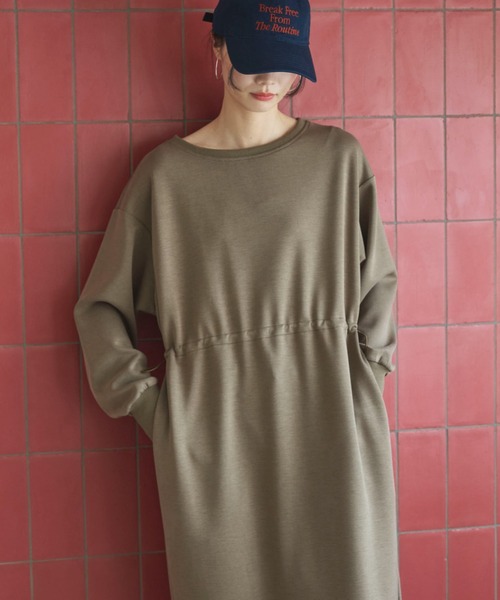 Doux archives(ドゥアルシーヴ)の「ウエストドロストカットワンピース(ワンピース・レディース・キャメル/カーキ/ネイビー・FREE)」の8枚目の写真