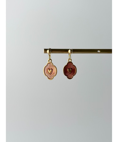 TOMEI LAB】ギリシャ ハート チャーム ピアス(MA)（ピアス（両耳用