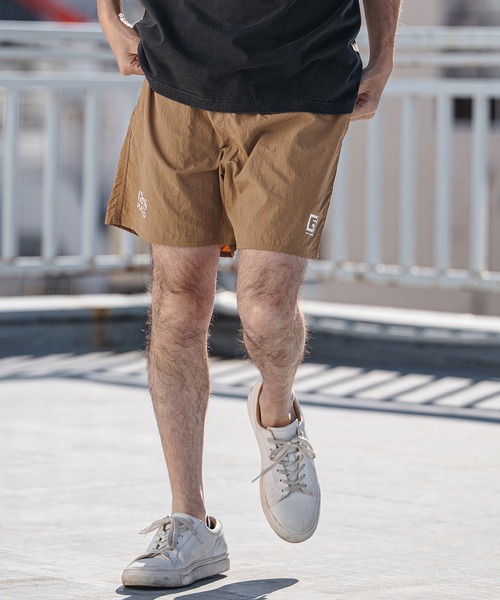 CAMBIO(カンビオ)の「mp14518- Nylon Taffeta Letter Print Short Pants ショートパンツ(AI-261-001)(その他パンツ・メンズ・ブラック/グレー/ブルー/ブラウン系その他/コーラル・S/M/L)」の4枚目の写真