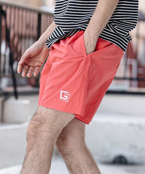 CAMBIO(カンビオ)の「mp14518- Nylon Taffeta Letter Print Short Pants ショートパンツ(AI-261-001)(その他パンツ・メンズ・ブラック/グレー/ブルー/ブラウン系その他/コーラル・S/M/L)」の1枚目の写真