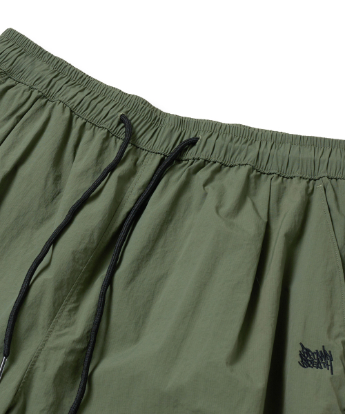 BROWNBREATH(ブラウンブレス)の「TAG NYLON SHIRRING PANTS - KHAKI(その他パンツ・レディース・その他・S/M/L/XL)」の3枚目の写真
