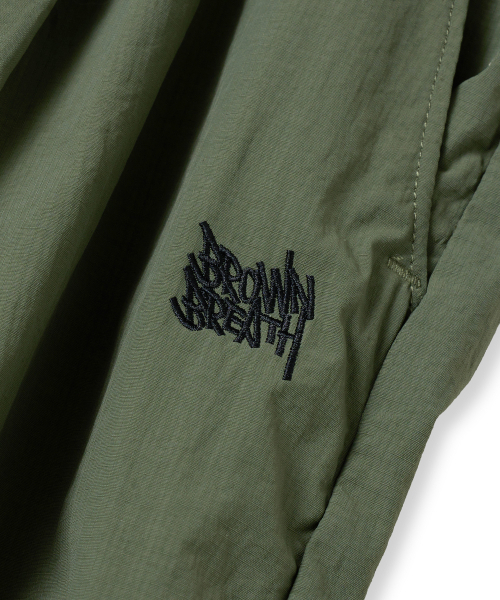 BROWNBREATH(ブラウンブレス)の「TAG NYLON SHIRRING PANTS - KHAKI(その他パンツ・レディース・その他・S/M/L/XL)」の4枚目の写真