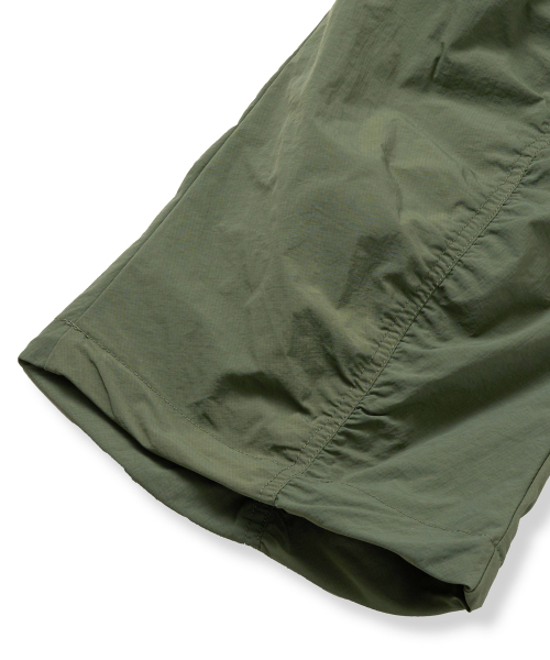 BROWNBREATH(ブラウンブレス)の「TAG NYLON SHIRRING PANTS - KHAKI(その他パンツ・レディース・その他・S/M/L/XL)」の6枚目の写真