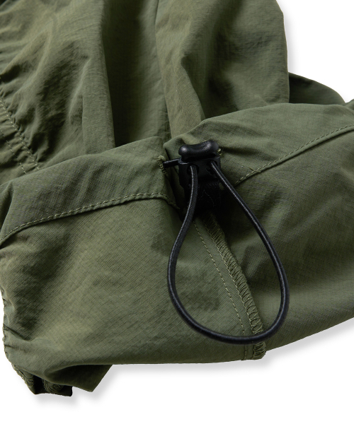 BROWNBREATH(ブラウンブレス)の「TAG NYLON SHIRRING PANTS - KHAKI(その他パンツ・レディース・その他・S/M/L/XL)」の7枚目の写真