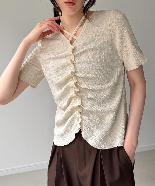 junoah(ジュノア)の「フロントシャーリング首元クロスリボン半袖カーディガン(カーディガン/ボレロ・レディース・ブラウン/アイボリー/ブラック・SMALL/LARGE/MEDIUM)」の10枚目の写真