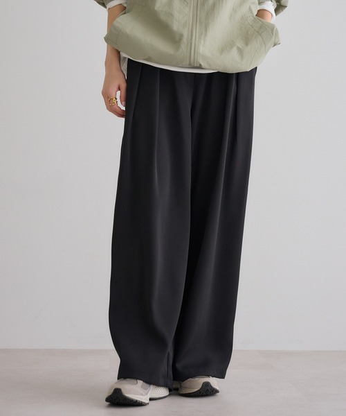 Bonjour Sagan（ボンジュールサガン）の「とろみイージータックワイドパンツ（その他パンツ・レディース・ブラック/ブラウン系その他/ベージュ・FREE）」の2枚目の写真