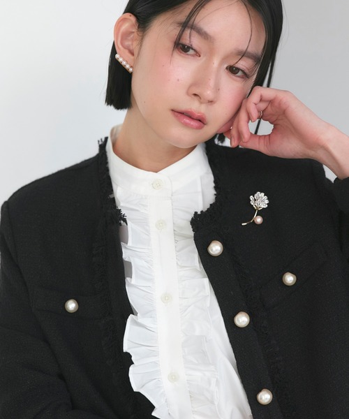 RUIRUE BOUTIQUE（ルイルエブティック）の「ノーカラー ツイード フリル ワイドパンツ スーツ ｜ セレモニースーツ・ママスーツ・パンツスーツ・セットアップ・オケージョンスーツ・フォーマルスーツ・ノーカラージャケット（スーツセット・レディース・ネイビー/アイボリー系1/ブラック・S/M/L/LL）」の5枚目の写真