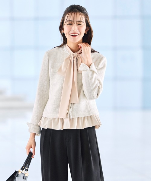 RUIRUE BOUTIQUE（ルイルエブティック）の「ノーカラー ツイード フリル ワイドパンツ スーツ ｜ セレモニースーツ・ママスーツ・パンツスーツ・セットアップ・オケージョンスーツ・フォーマルスーツ・ノーカラージャケット（スーツセット・レディース・ネイビー/アイボリー系1/ブラック・S/M/L/LL）」の9枚目の写真