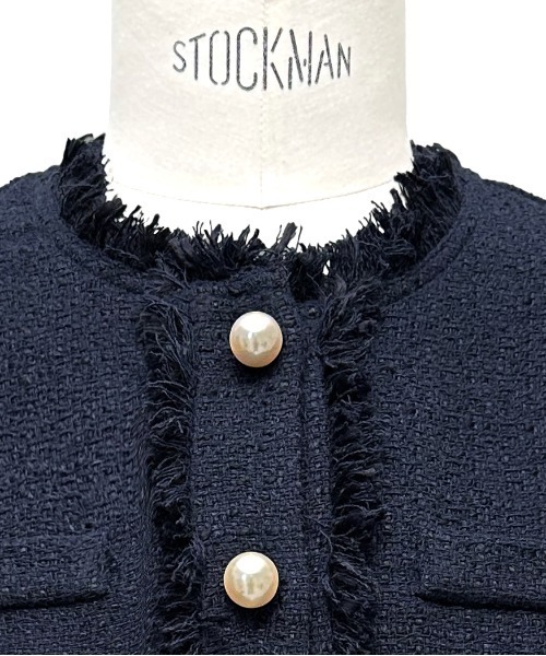 RUIRUE BOUTIQUE（ルイルエブティック）の「ノーカラー ツイード フリル ワイドパンツ スーツ ｜ セレモニースーツ・ママスーツ・パンツスーツ・セットアップ・オケージョンスーツ・フォーマルスーツ・ノーカラージャケット（スーツセット・レディース・ネイビー/アイボリー系1/ブラック・S/M/L/LL）」の20枚目の写真