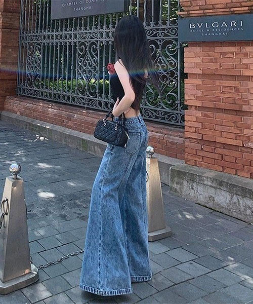 gossip！ロサンゼルス（ゴシップロサンゼルス）の「センターステッチ フレアデニム（デニムパンツ・レディース・ブルー・M）」の3枚目の写真