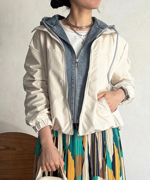 un dix cors(アンディコール)の「デニムパーカーレイヤード風ブルゾン(ブルゾン・レディース・アイボリー/ブラック・FREE)」の2枚目の写真