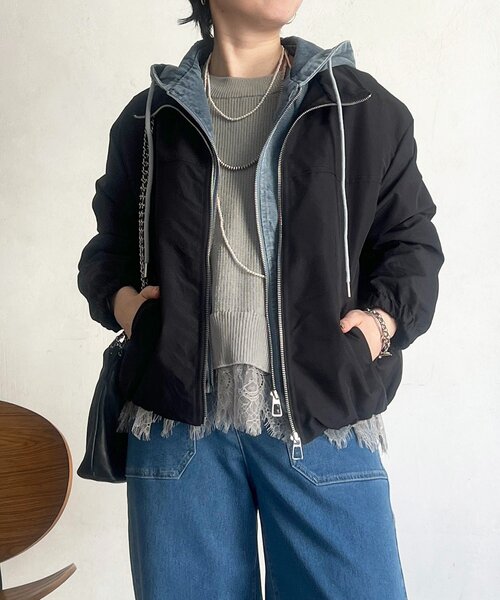 un dix cors(アンディコール)の「デニムパーカーレイヤード風ブルゾン(ブルゾン・レディース・アイボリー/ブラック・FREE)」の1枚目の写真