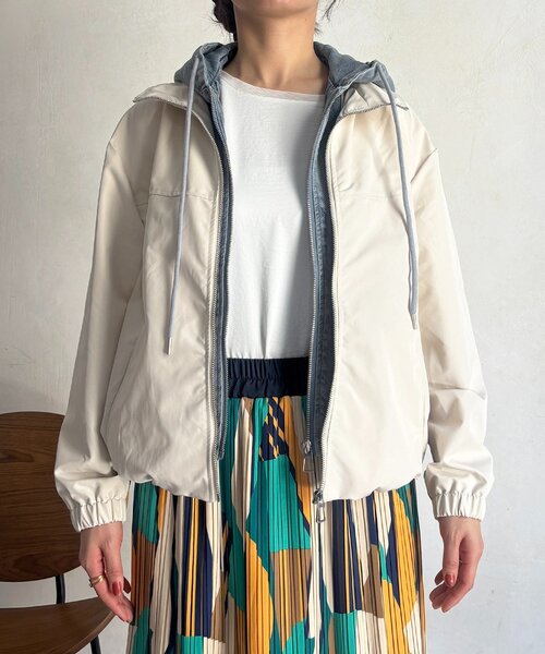 un dix cors(アンディコール)の「デニムパーカーレイヤード風ブルゾン(ブルゾン・レディース・アイボリー/ブラック・FREE)」の21枚目の写真