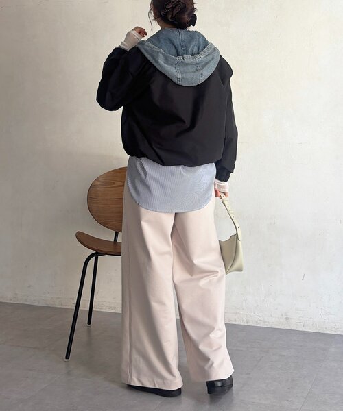 un dix cors(アンディコール)の「デニムパーカーレイヤード風ブルゾン(ブルゾン・レディース・アイボリー/ブラック・FREE)」の11枚目の写真