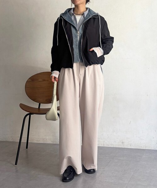 un dix cors(アンディコール)の「デニムパーカーレイヤード風ブルゾン(ブルゾン・レディース・アイボリー/ブラック・FREE)」の6枚目の写真