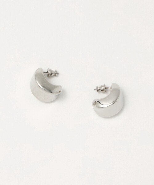 UNITED ARROWS(ユナイテッドアローズ)の「Jシェイプ ピアス(ピアス(両耳用)・レディース・ゴールド/シルバー・FREE)」の1枚目の写真