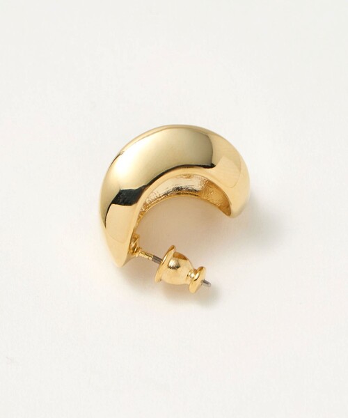 UNITED ARROWS(ユナイテッドアローズ)の「Jシェイプ ピアス(ピアス(両耳用)・レディース・ゴールド/シルバー・FREE)」の5枚目の写真